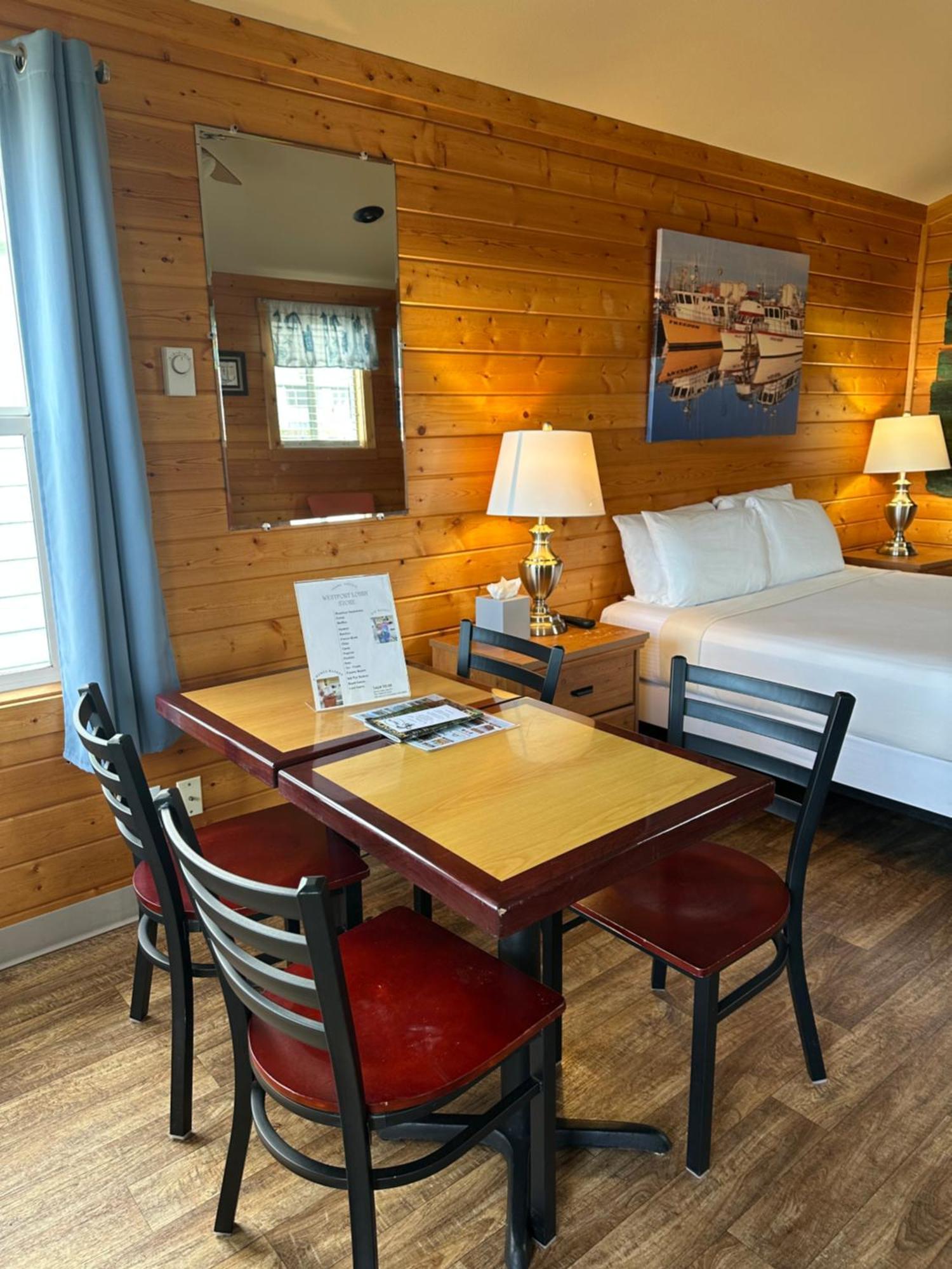 Westport Marina Cottages Room photo